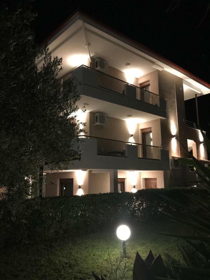 Villa Diamantis Apartments Hanioti Bagian luar foto